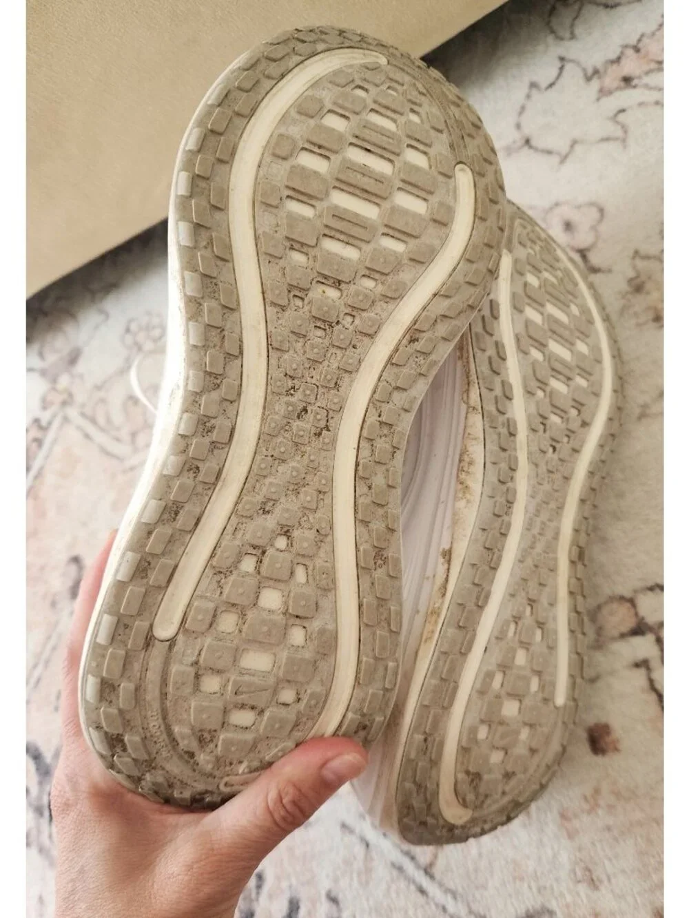 Nike Women's Sz. 10 White Vomero Plus Running Shoes